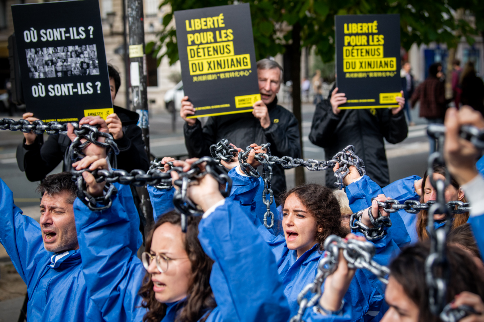 Action aux abords de l’ambassade de Chine pour dénoncer les détentions arbitraires au Xinjiang.
Paris, le 7/11/2021. © Benjamin Girette/Amnesty International