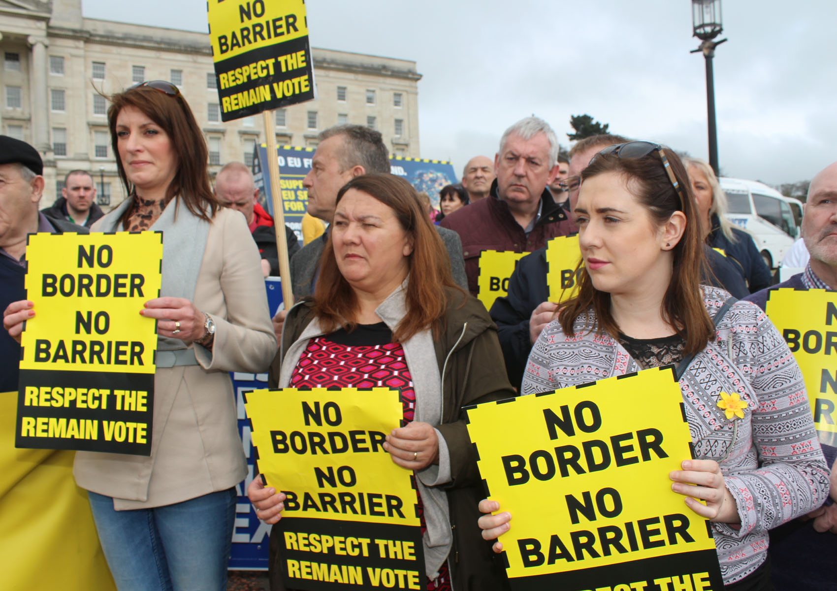Manifestation du parti politique irlandais Sinn Féin contre le rétablissement de la frontière, en 2015, à Belfast (Irlande du Nord). © Wikimedia Commons/Sinn Féin