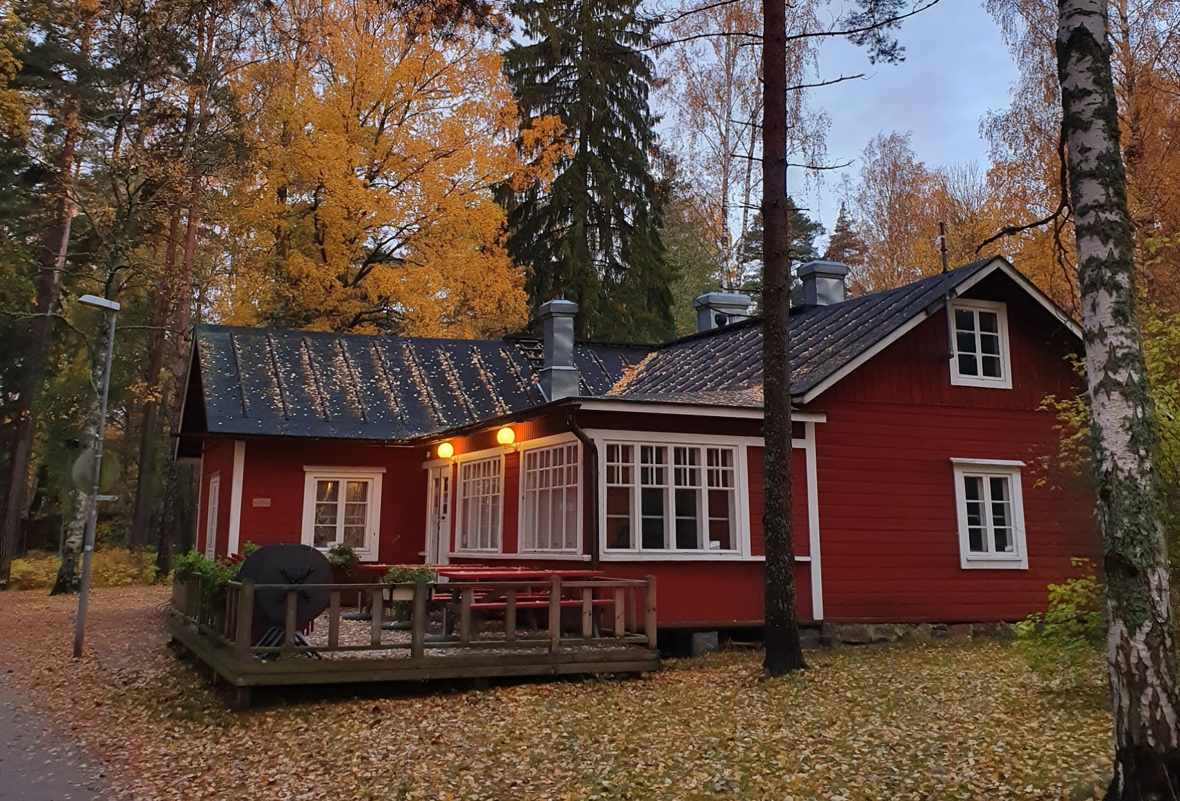 À Helsinki, les maisons de quartier tranchent avec les zones résidentielles peu favorisées aux abords desquelles elles sont implantées. © Sirpa Tamminen