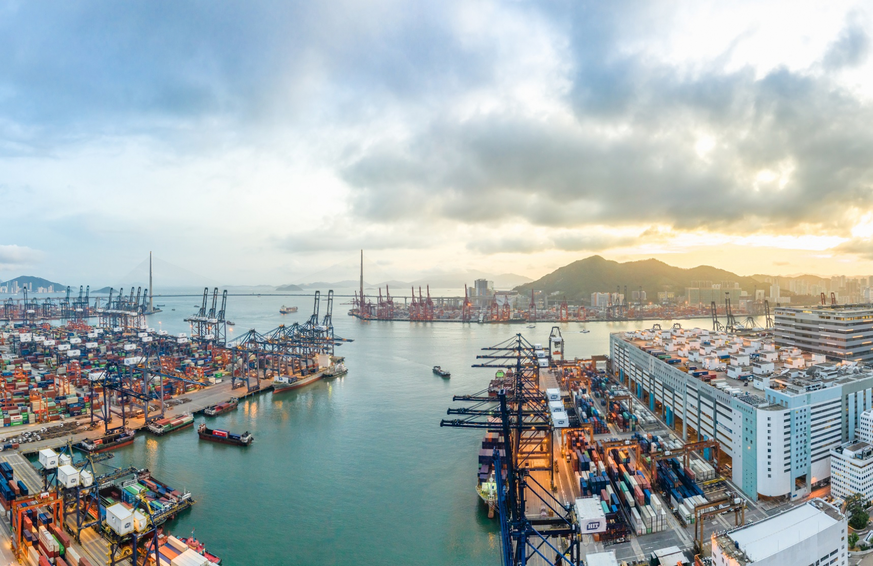 Port de Hong-Kong © Suhsiman/iStock