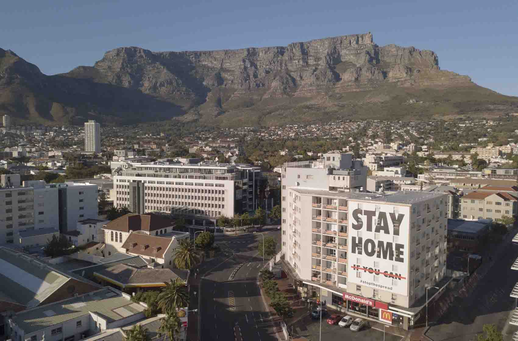 La ville du Cap en confinement, en avril 2020. Fivepointsix/iStock