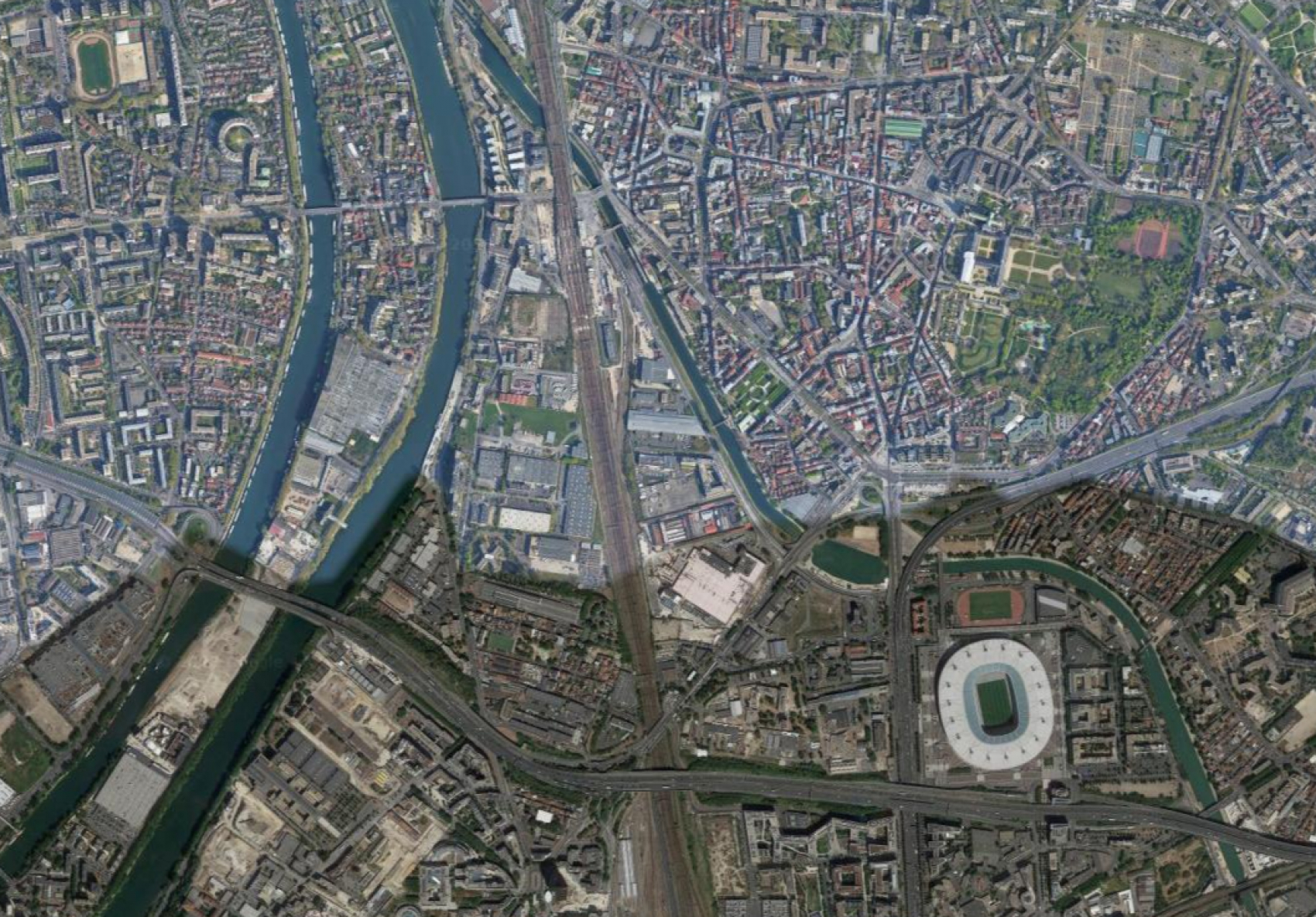 Vue aérienne de l’Île-Saint-Denis et du stade de France (93). Google Maps