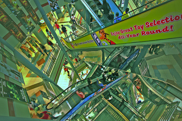 Escalator © korevo canon/Flickr