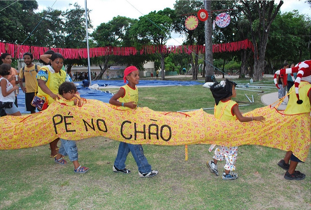 Crianças e adolescentes animaram a Praça do Carmo, na quinta-feira (19), com o Bloco Pé no Chão
Ádria de Souza/Pref.Olinda
Février 2009